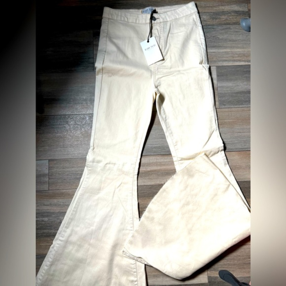 NWT Blank‎ Paige Wide Legged Pants- Medium